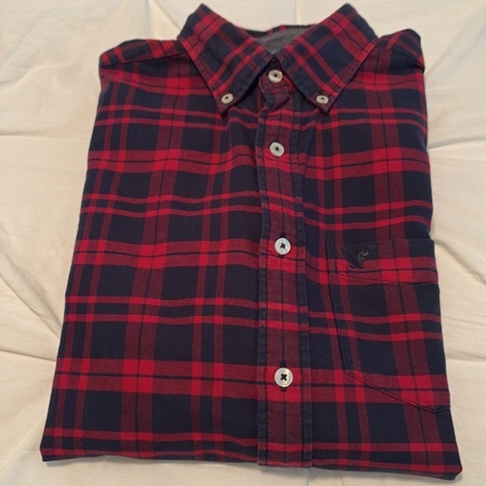 American Eagle unisex button down‎ collar front pocket red/ blue plaid S